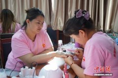 从“头”开始的美丽事业：新疆“靓发屋”铺就妇女创业致富路